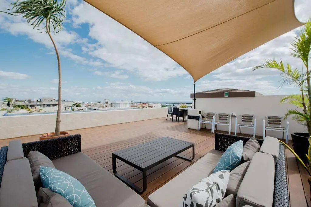 Location- 3-Bdr Penth-150 Mbps- Pool- Priv Rooftop Playa del Carmen Lägenhet