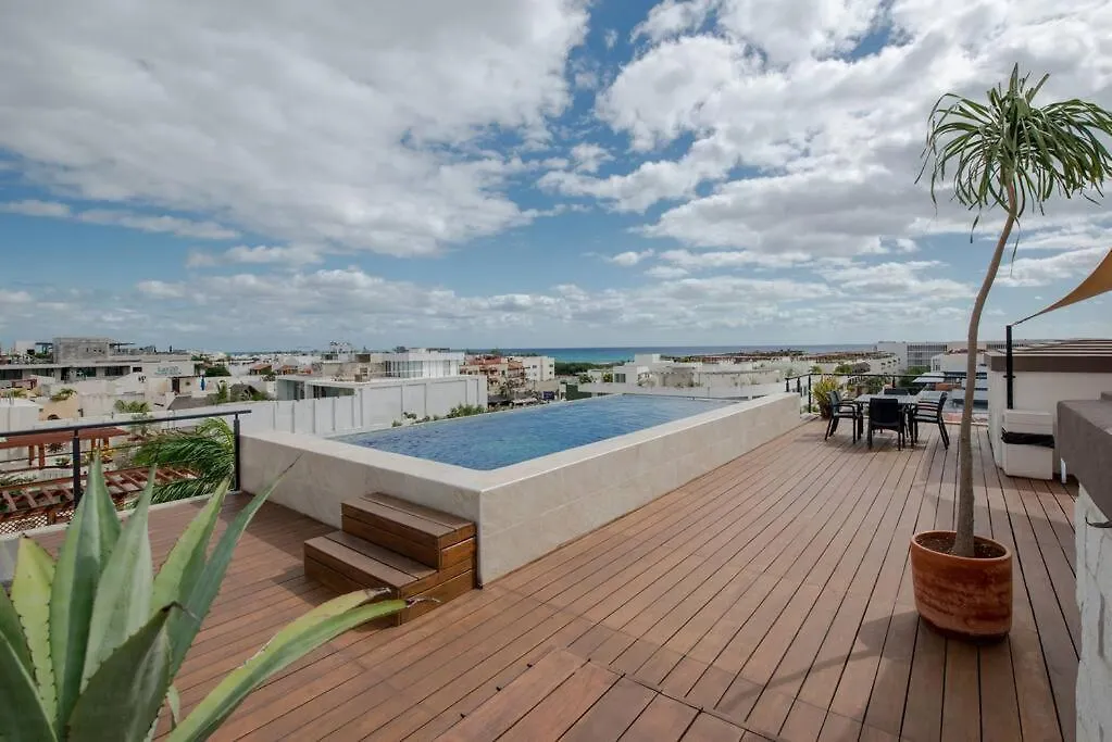 Location- 3-Bdr Penth-150 Mbps- Pool- Priv Rooftop Playa del Carmen Lägenhet