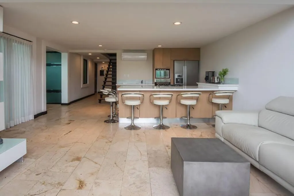 Lägenhet Location- 3-Bdr Penth-150 Mbps- Pool- Priv Rooftop Playa del Carmen Mexiko