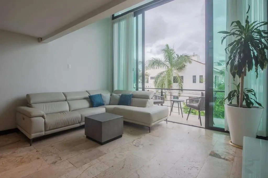 Location- 3-Bdr Penth-150 Mbps- Pool- Priv Rooftop Playa del Carmen Lägenhet