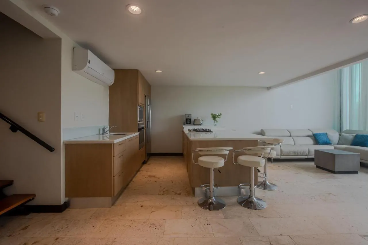 Lägenhet Location- 3-Bdr Penth-150 Mbps- Pool- Priv Rooftop Playa del Carmen
